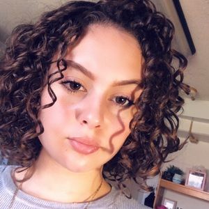 Meet your Posher, Vanesa